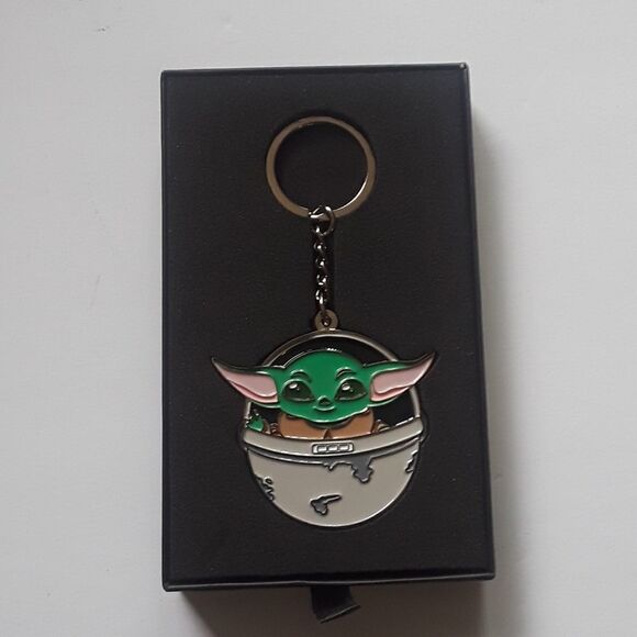 Baby Yoda Keychain Artwork - Star Wars Keychain Artwork - Picture 2 of 3